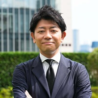 講師